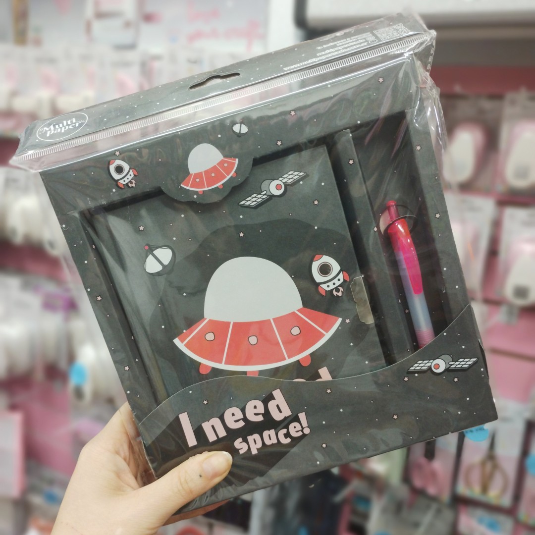 diario-intimo-y-lapicera-space