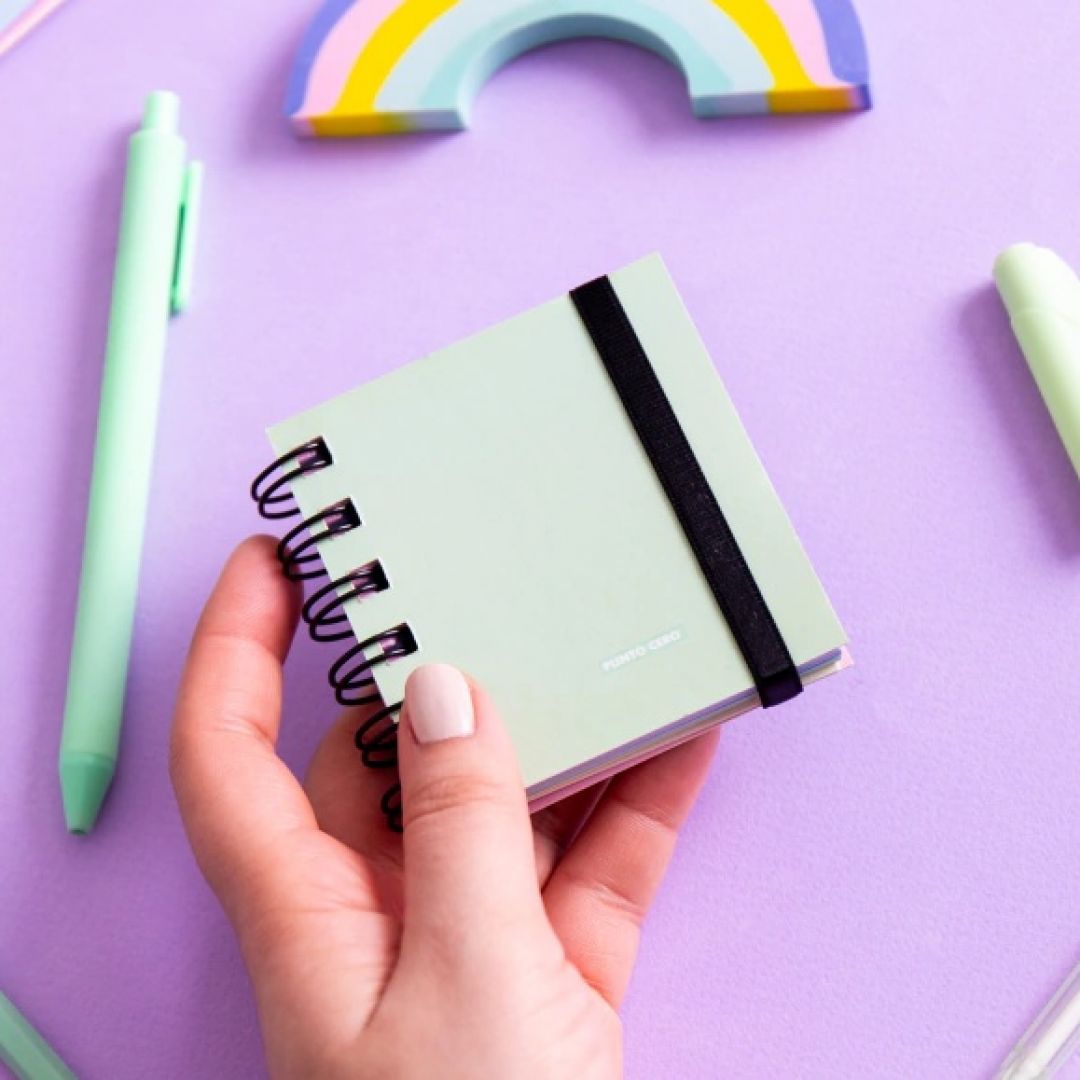 mini-cuadernito-con-hojas-lisas-pastel-punto-cero-verde-7641